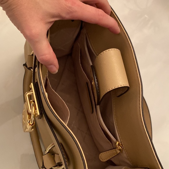 NWOT Michael Kors med Hamilton satchel. - Picture 7 of 13